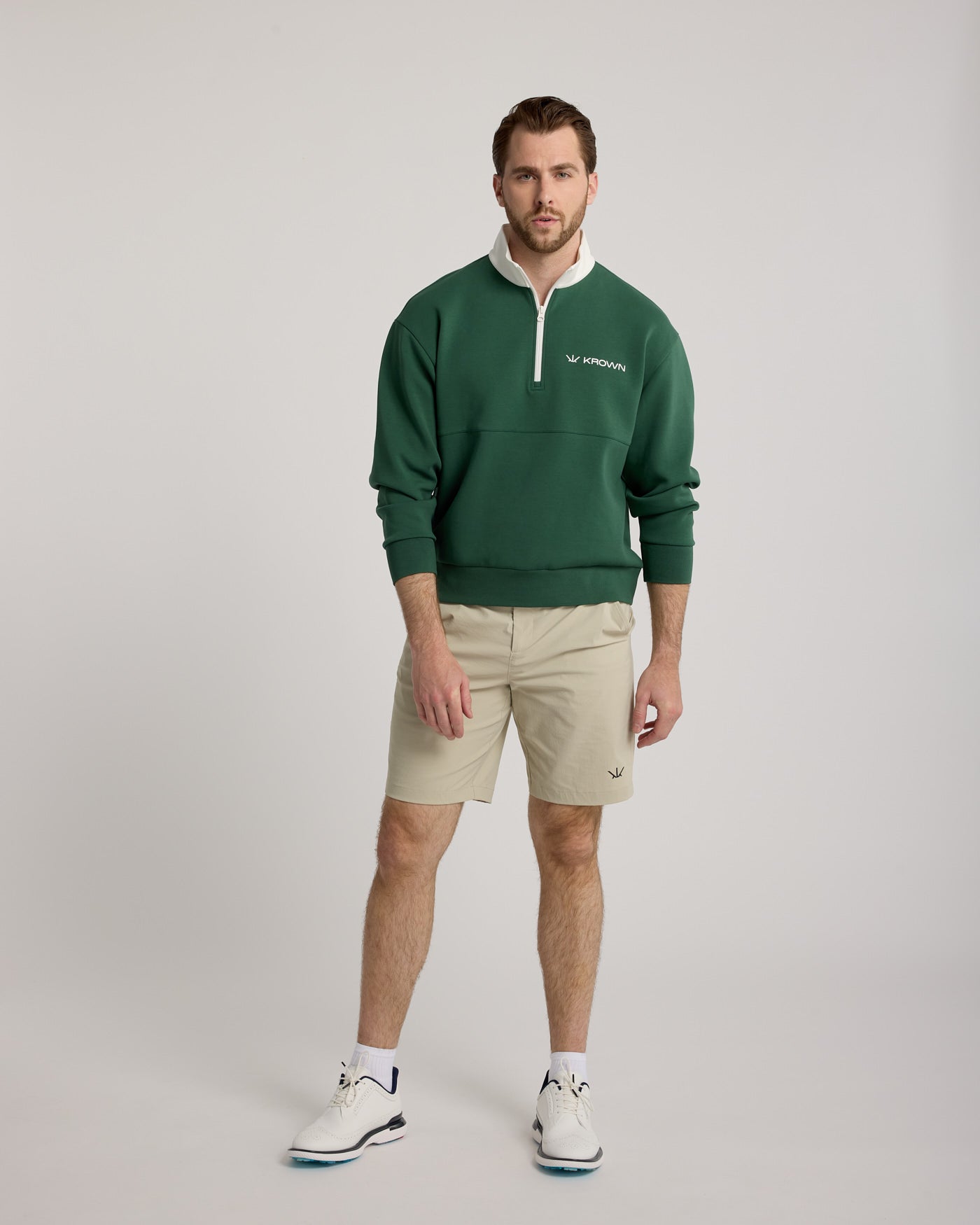 Hoodie Quarter Zip Homme KROWN coloris Vert - vue de face - sweatshirt golf homme avec short