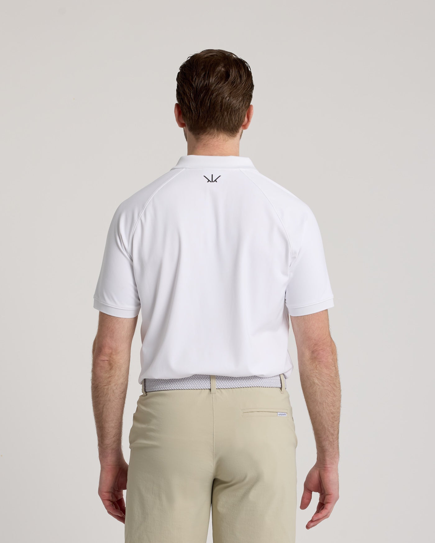 Polo de golf homme blanc vue dos – logo Golf Krown brodé, matière respirante